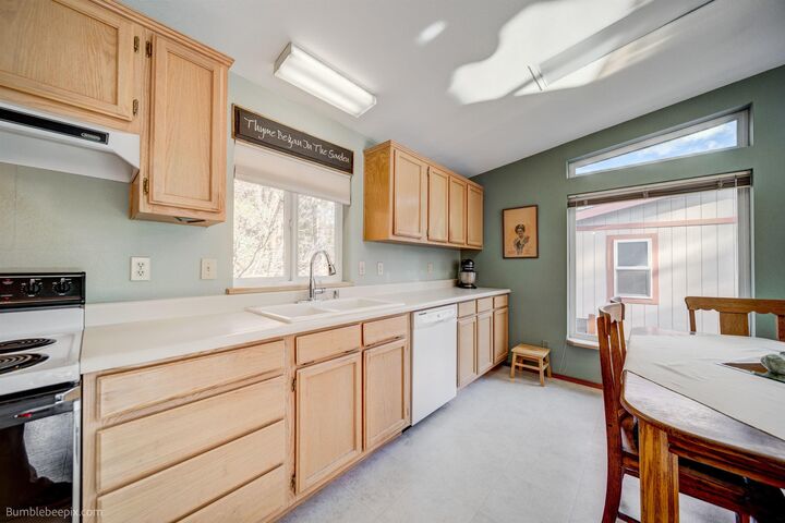 Property Photo:  3103 E Vicksburg Ln  WA 99021 