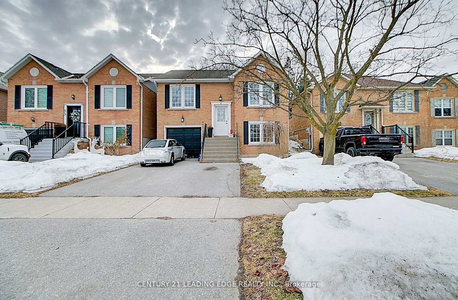 Property Photo:  55 McCrimmon Crescent Lower  ON L1C 4N2 