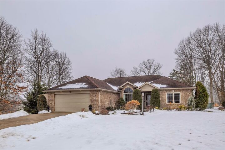 Property Photo: 420 Rolling Hills Rd PA 15042