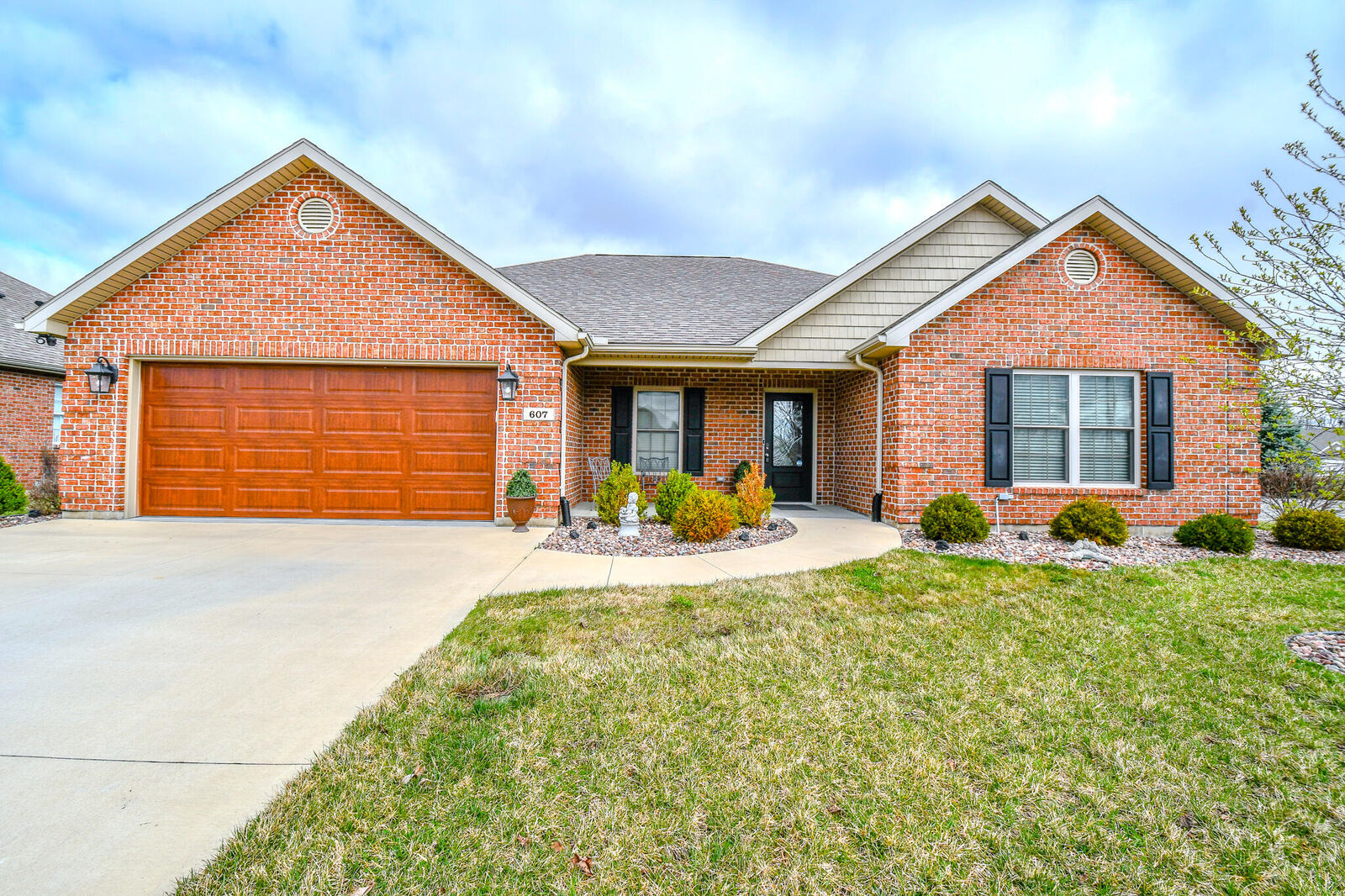 Property Photo:  607 W Bentley Circle  OH 45373 