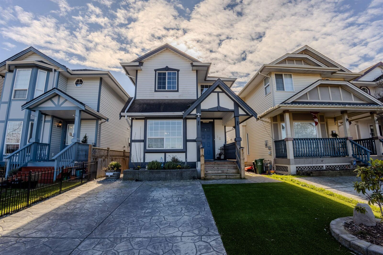 Property Photo: 45306 Balmoral Avenue 12 BC V2R 2M4