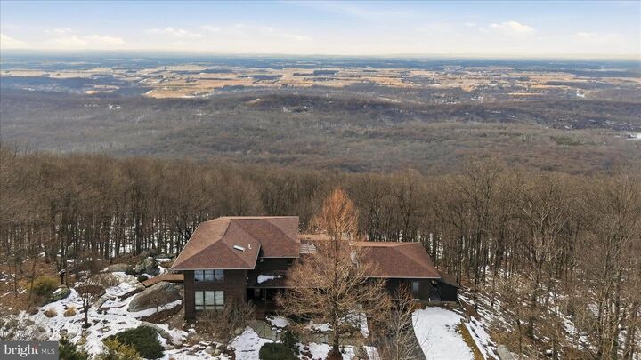 Property Photo: 1156 Eagles Nest Lane WV 25425