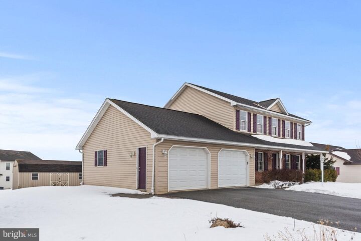 Property Photo:  10 Vista Dr  PA 17026 