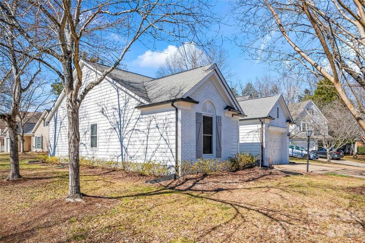 Property Photo:  12112 Kempshott Court  NC 28273 