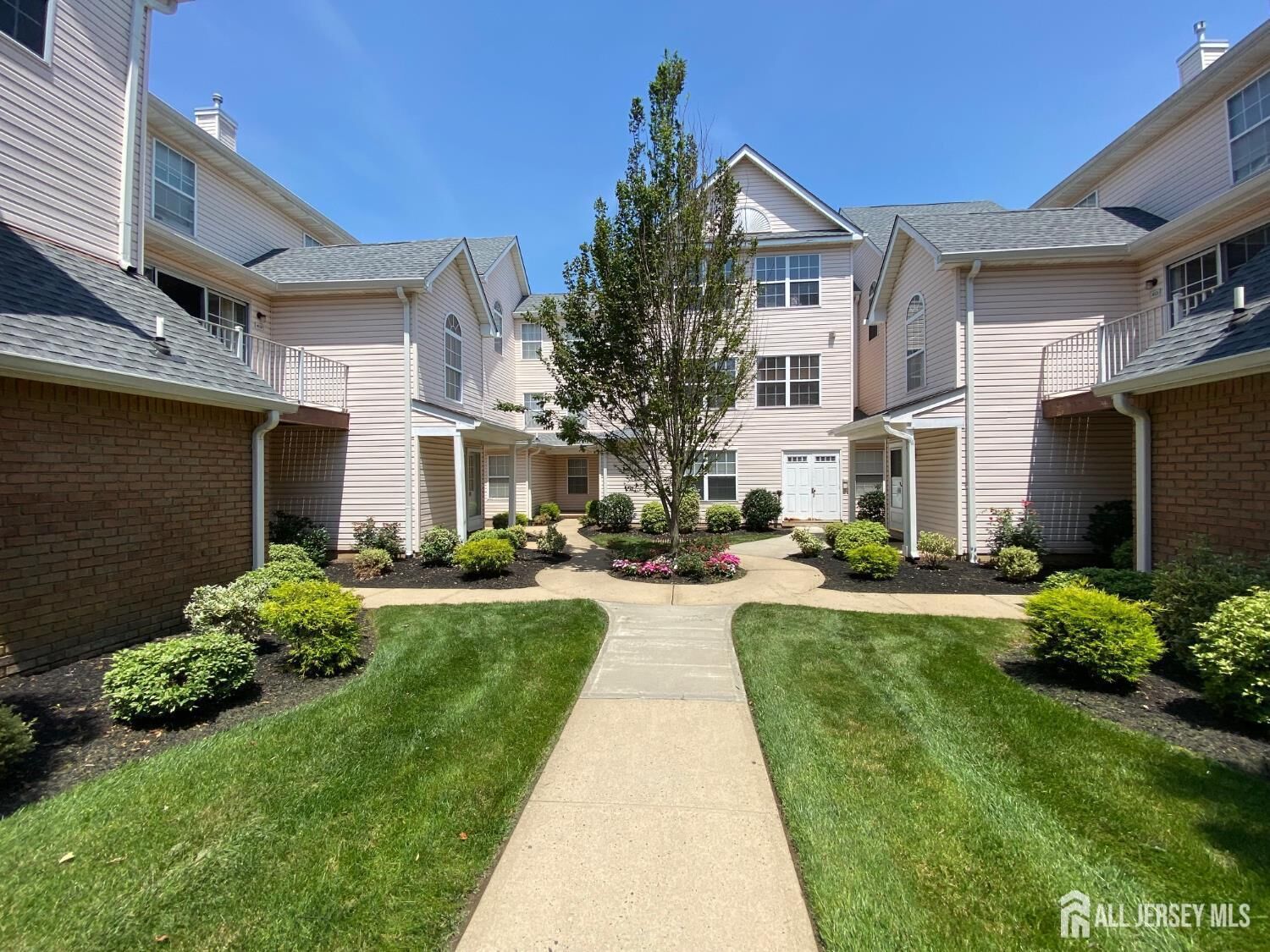 Property Photo:  420 Plymouth Road  NJ 08902 