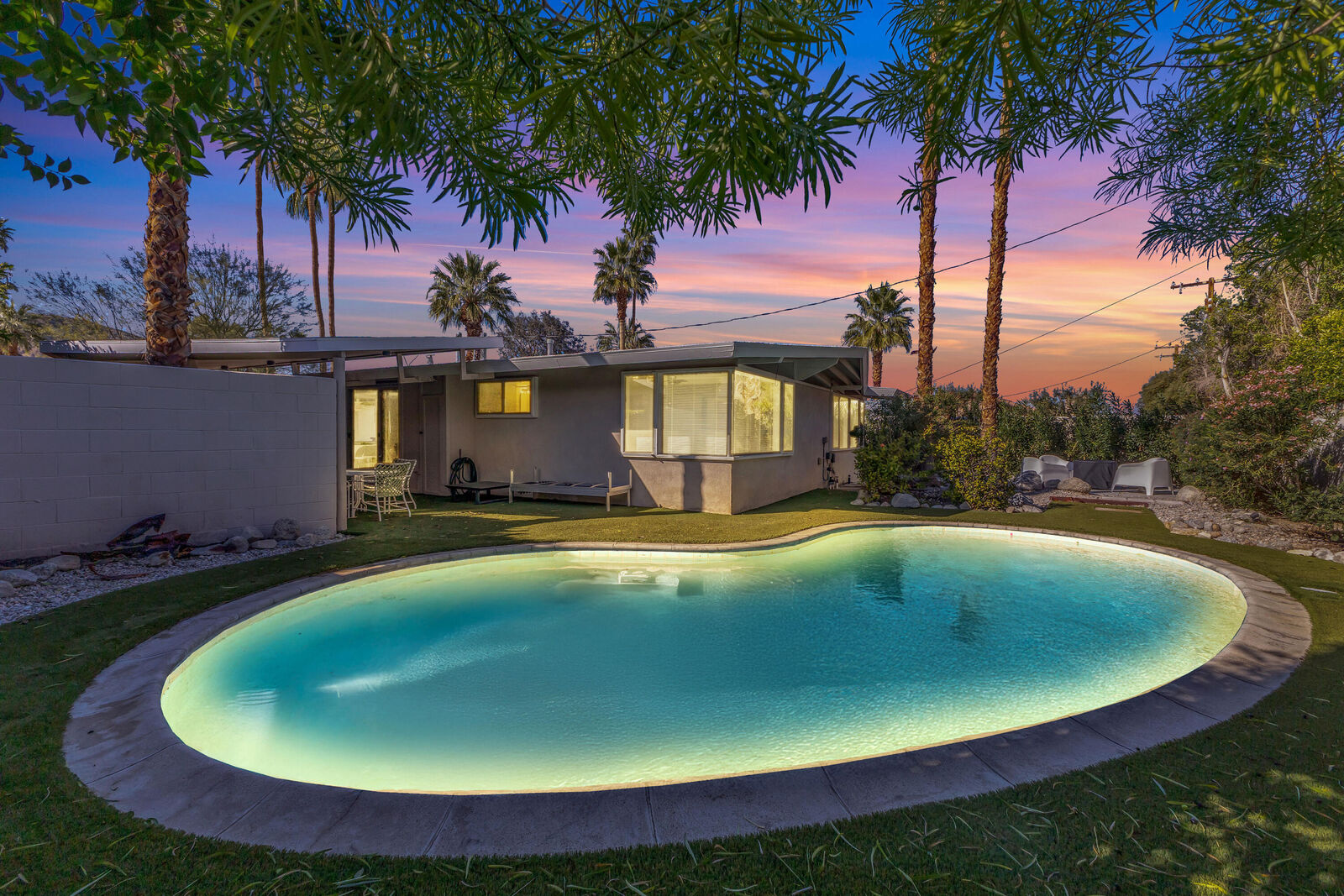 Property Photo:  45710 Shadow Mountain Drive  CA 92260 