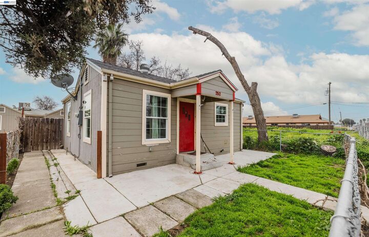 Property Photo: 252 W Clover Rd CA 95376