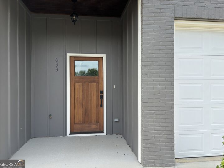 Property Photo: 633 E 3rd Street GA 30161