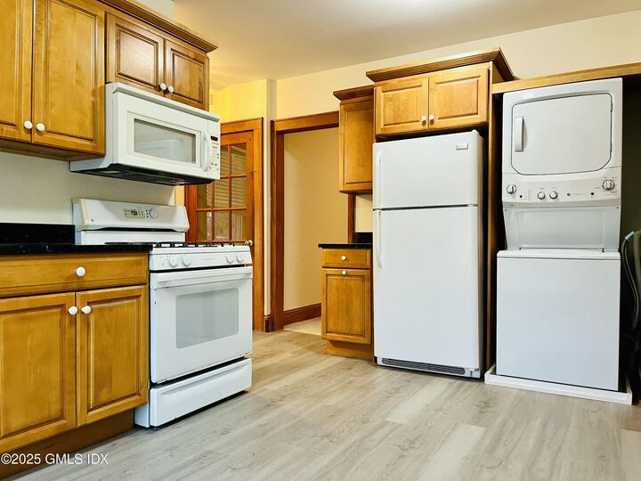 Property Photo: 18 Grand Street 2 CT 06830