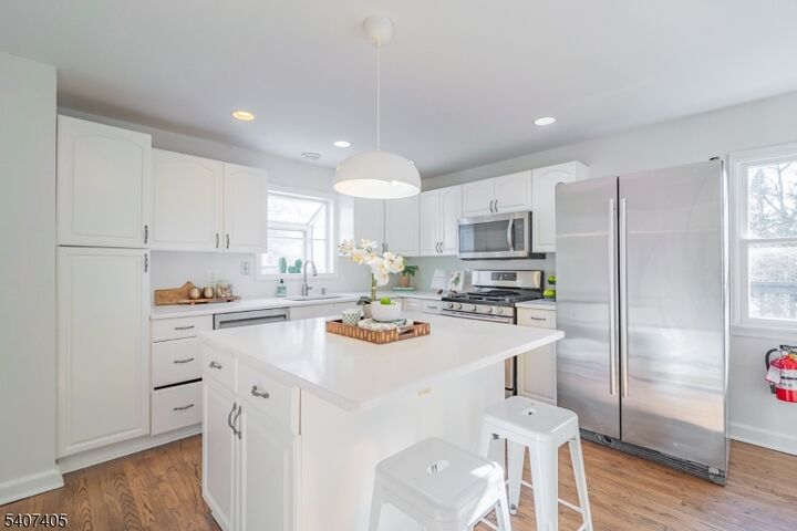 Property Photo:  16 Walnut Ct  NJ 07079 