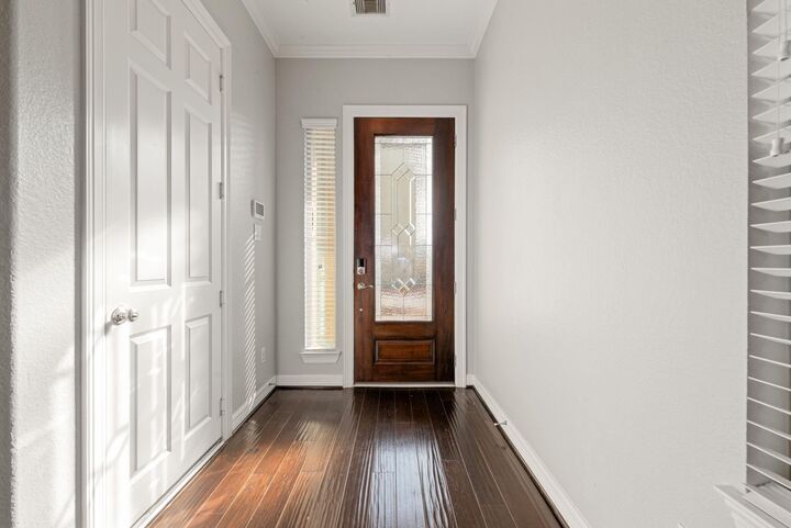 Property Photo: 2833 Shadow Woods Court TX 77043