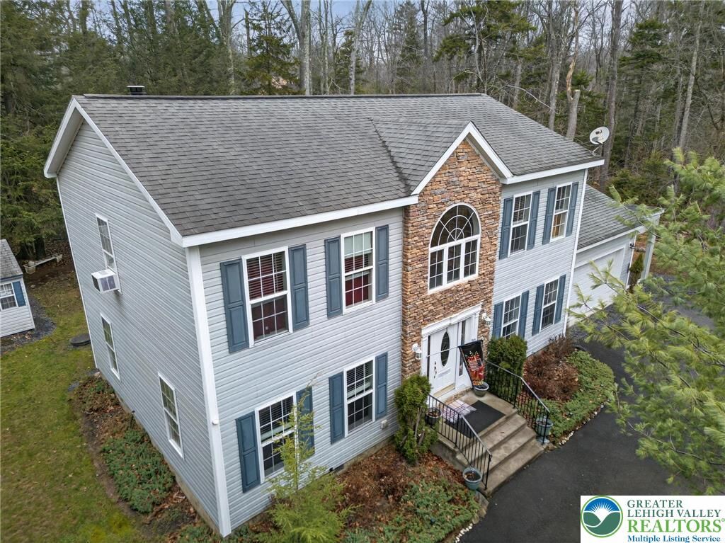Property Photo: 216 Pheasant Place PA 18466