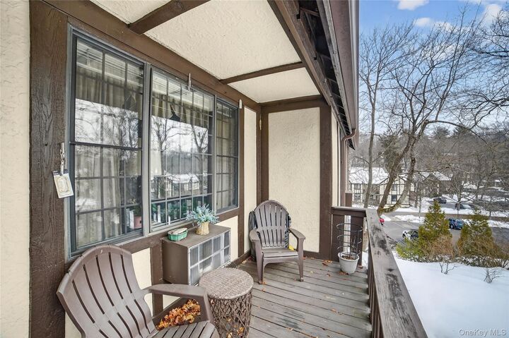 Property Photo:  21 Foxwood Drive 8  NY 10570 