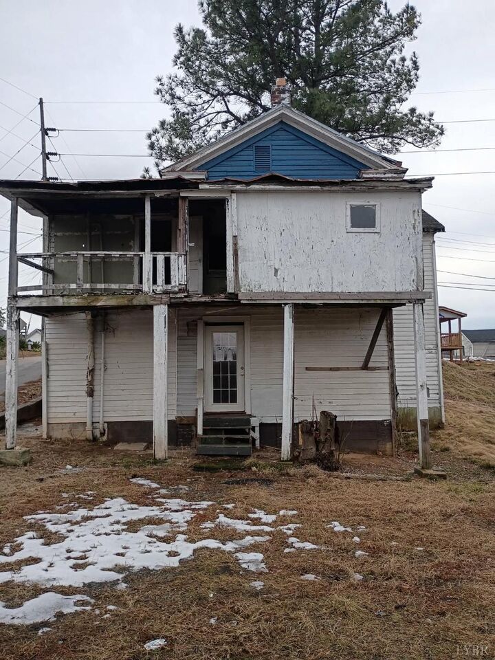 Property Photo:  2530 Poplar Street  VA 24504 