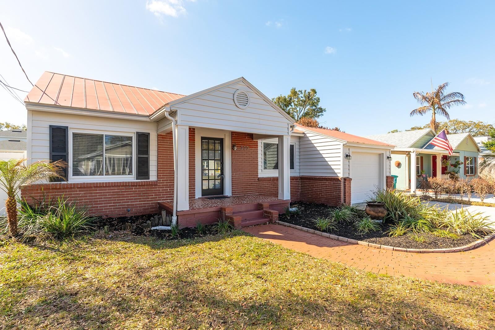 Property Photo: 220 E Grant Street FL 32806