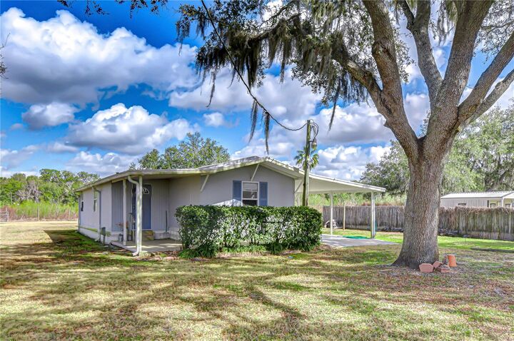Property Photo: 36305 Sunshine Road FL 33541