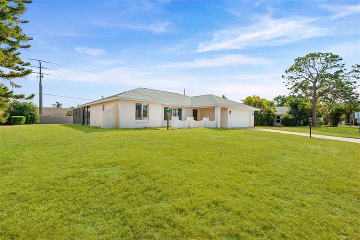 Property Photo: 8219 Timber Lake Lane FL 34243