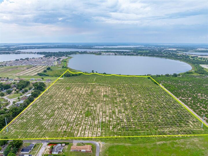 Property Photo: 2400 11th Street NE FL 33881