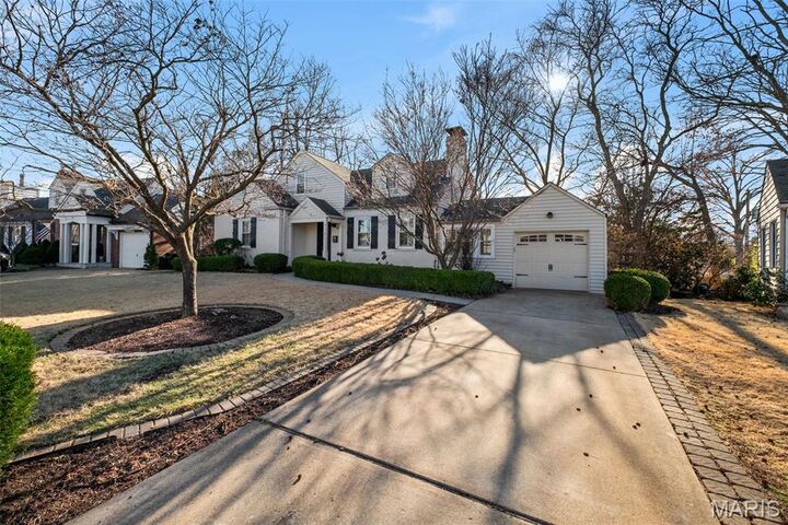 Property Photo:  18 Southridge Drive  MO 63122 