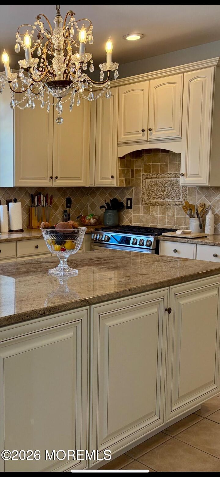 Property Photo:  15 Rodeo Drive  NJ 08527 