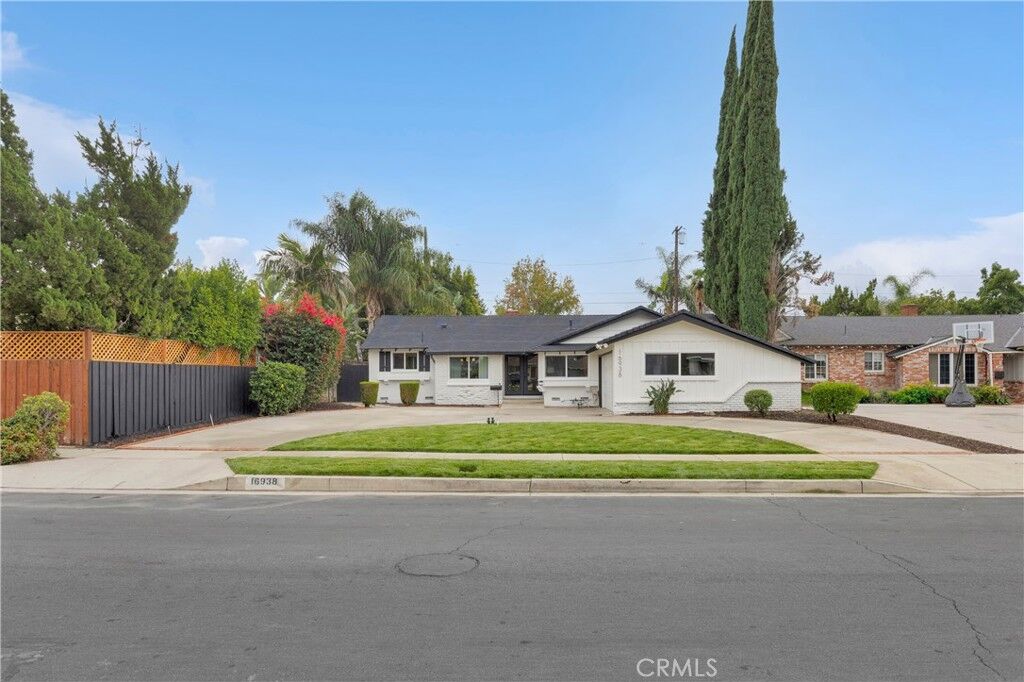 Property Photo:  16938 Knapp Street  CA 91343 
