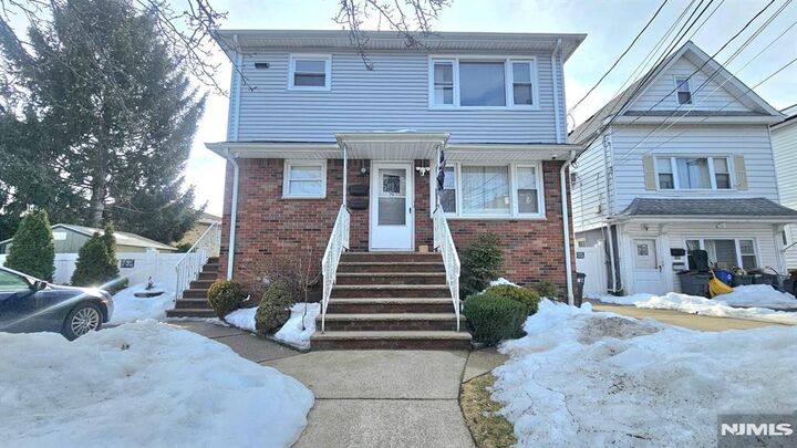 Property Photo:  29 Bryant Place 2  NJ 07644 