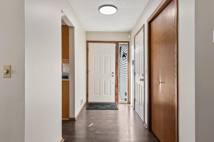 Property Photo:  880 Lake Susan Drive  MN 55317 