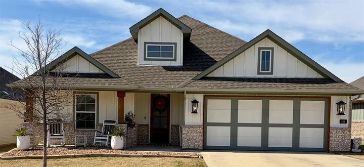 Property Photo:  916 Rodgers Avenue  TX 76044 