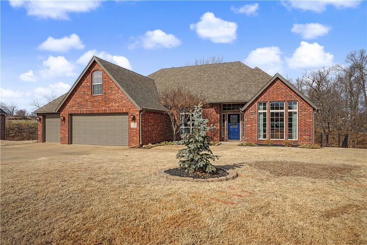 Property Photo:  111 NE Lake Forest Lane  AR 72712 