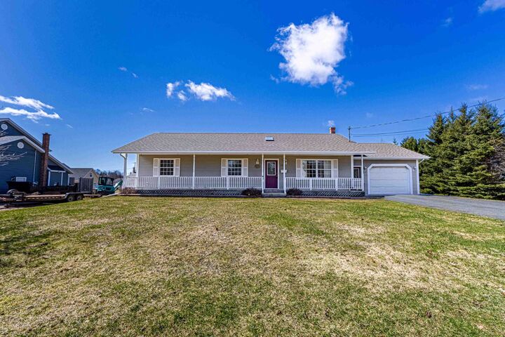 13 Cambridge Drive — photo 1
