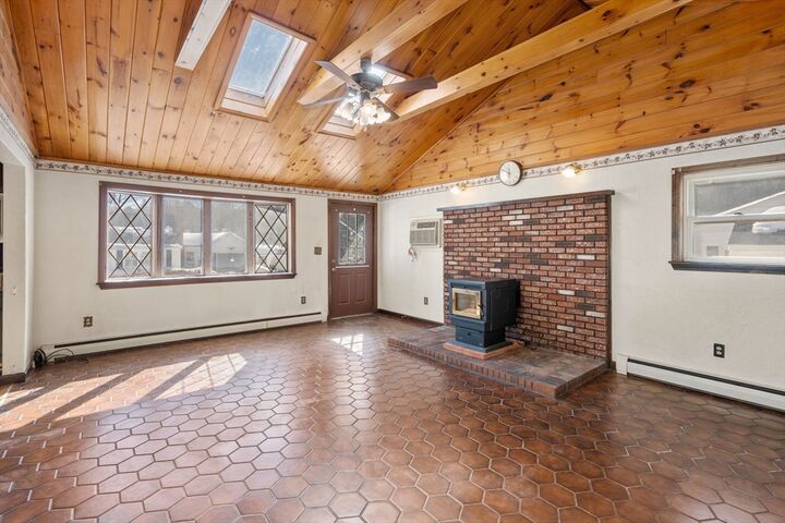 Property Photo: 16 Amherst St MA 01536