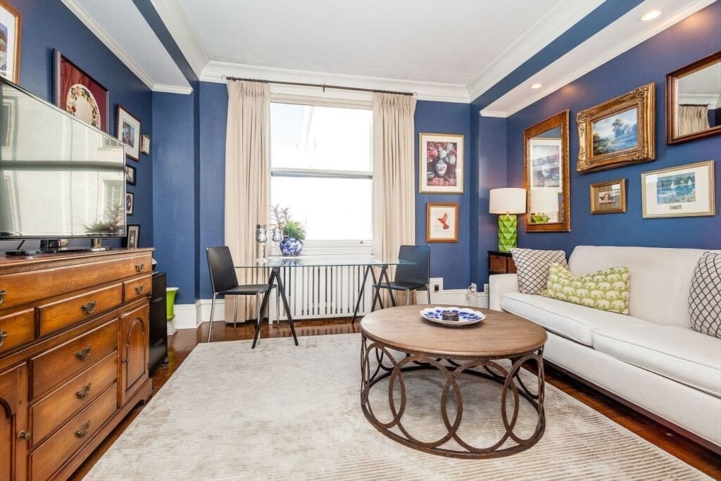 Property Photo:  21 Beacon St 5I  MA 02108 