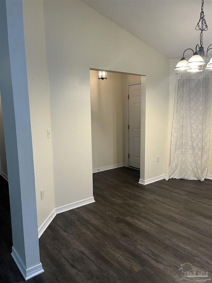 Property Photo: 4873 La Casa Cir FL 32571