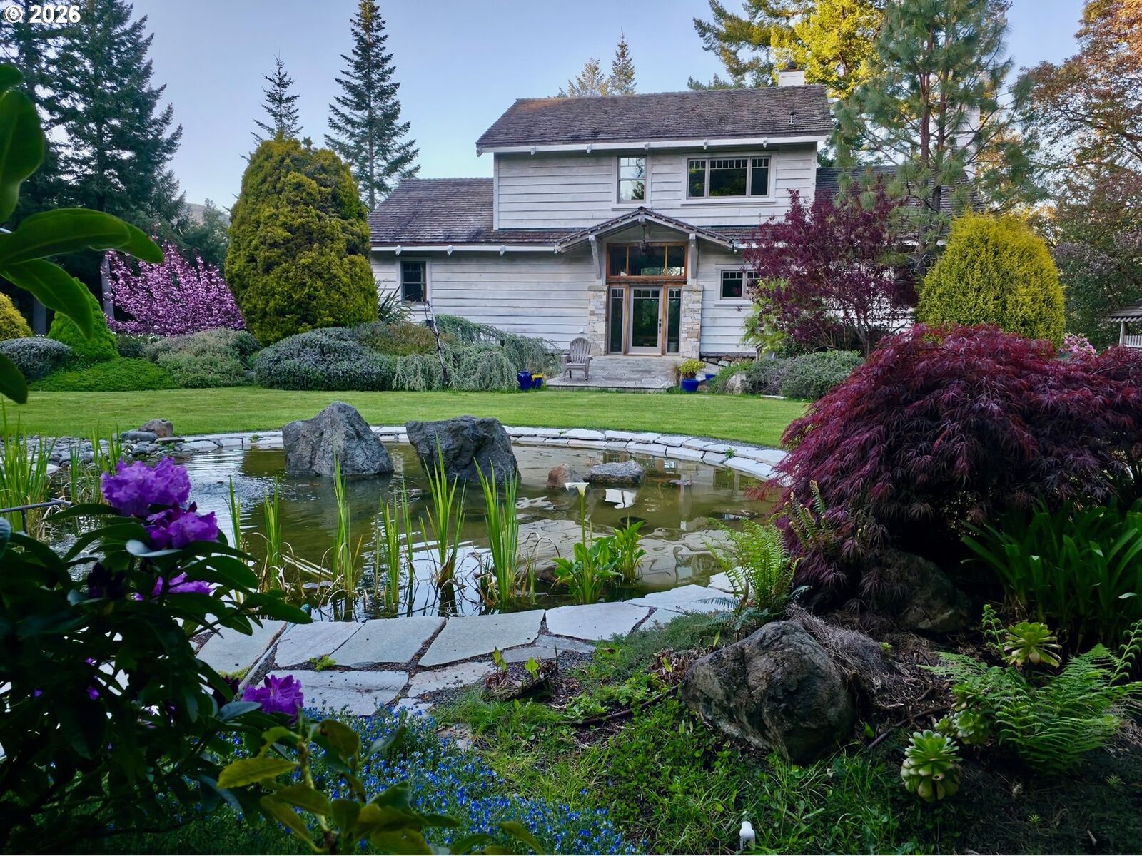 Property Photo: 97137 N Bank Rogue River Rd OR 97444