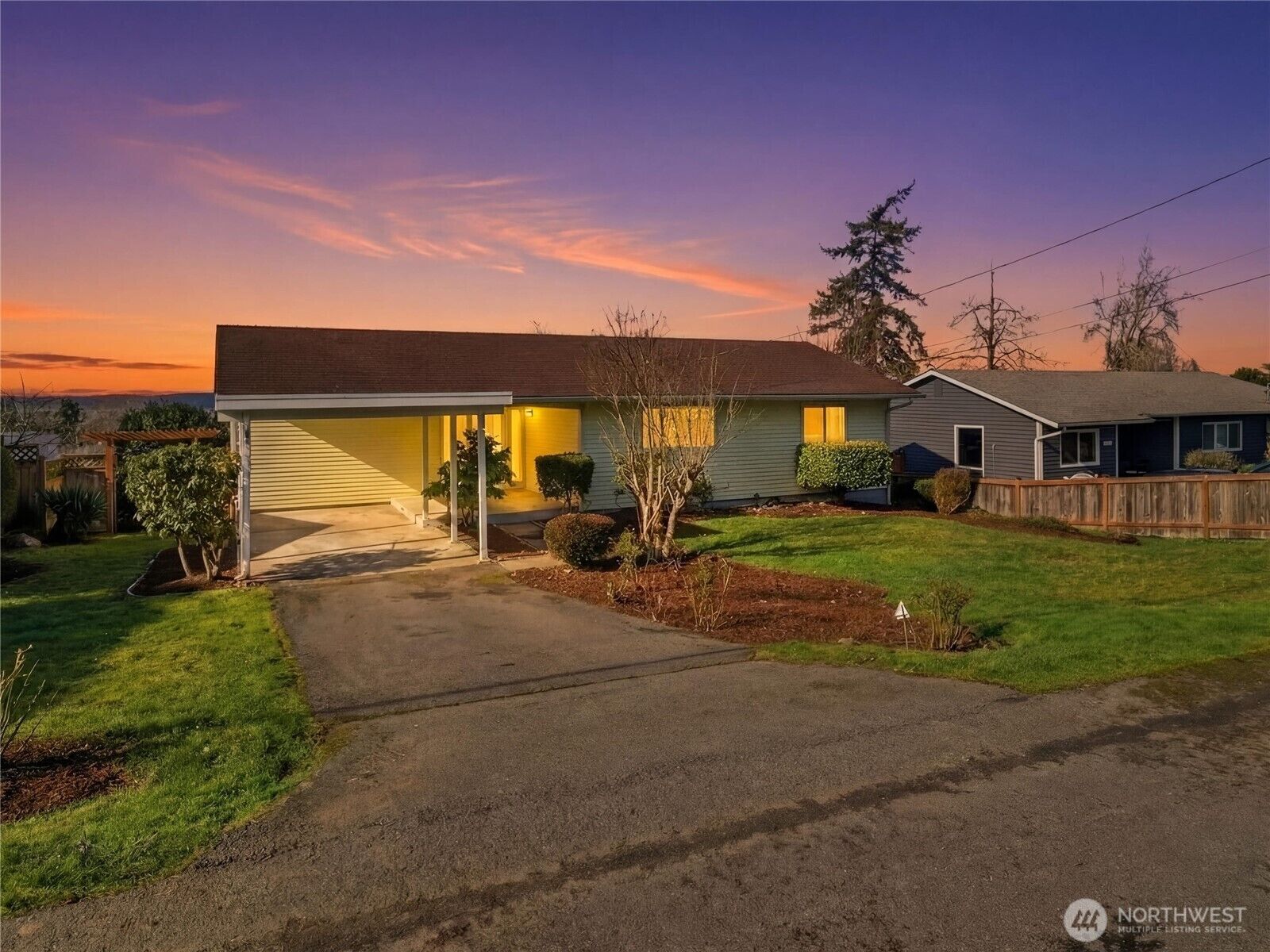 Property Photo: 24905 21st Avenue S WA 98032