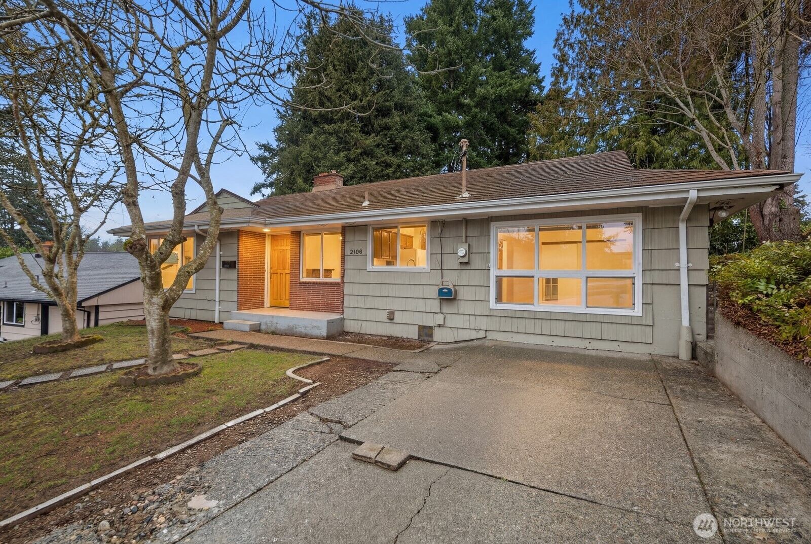Property Photo:  2108 E 24th Street  WA 98310 