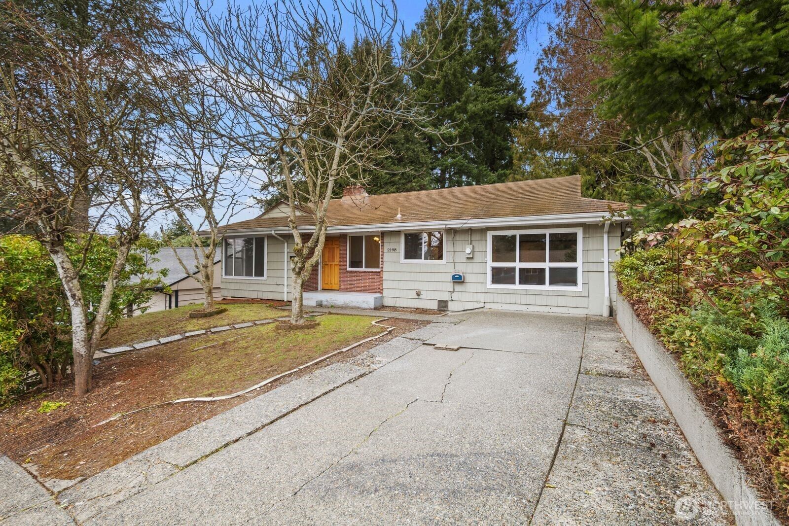 Property Photo:  2108 E 24th Street  WA 98310 