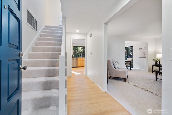 Property Photo:  22013 SE 33rd Street  WA 98075 