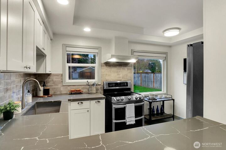 Property Photo: 1021 Walnut Street WA 98020