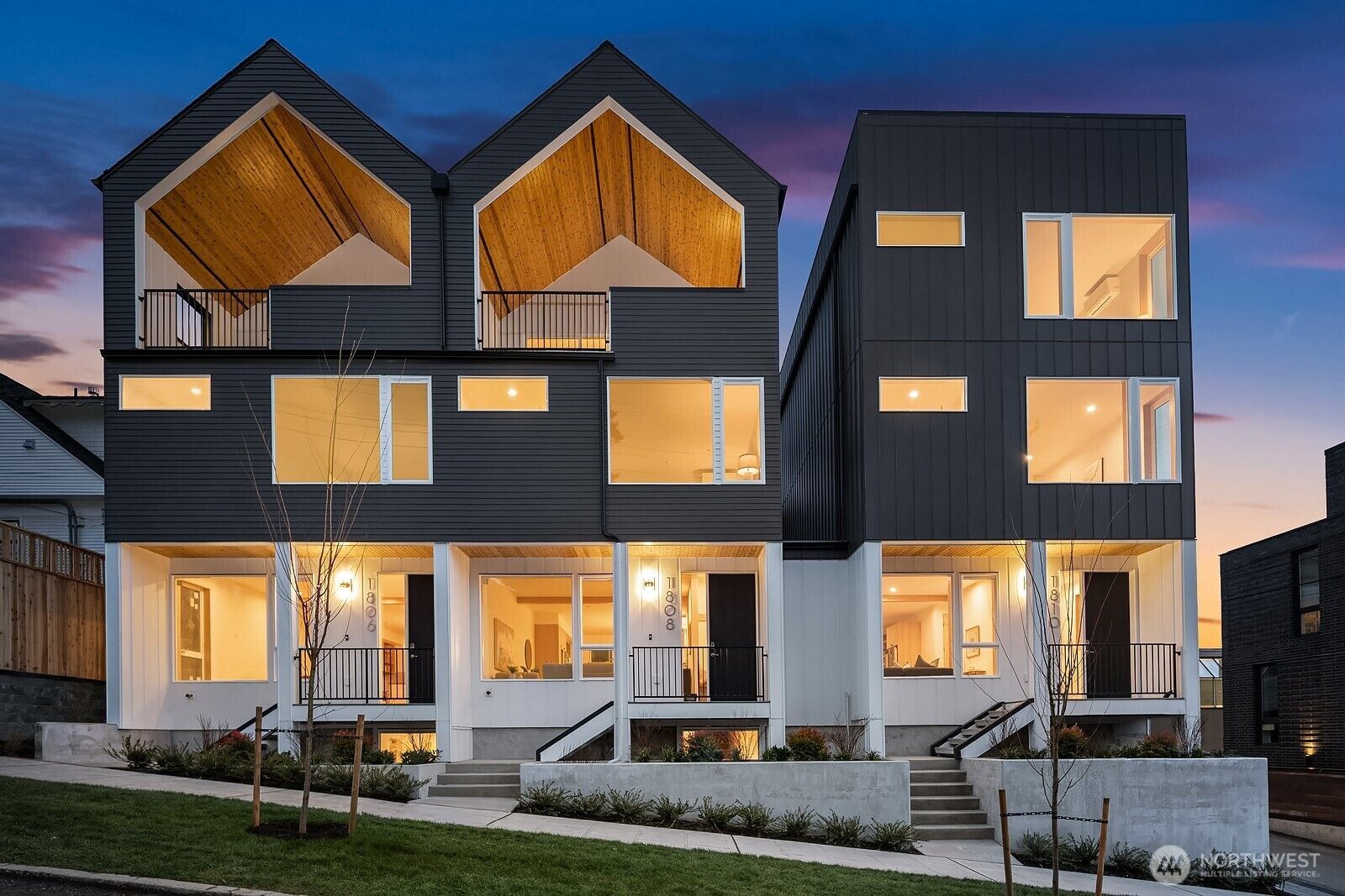 Property Photo: 1810 E Mercer Street WA 98112
