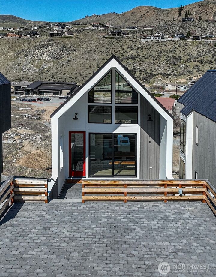 Property Photo:  1418  Cottage Lane  WA 98816 