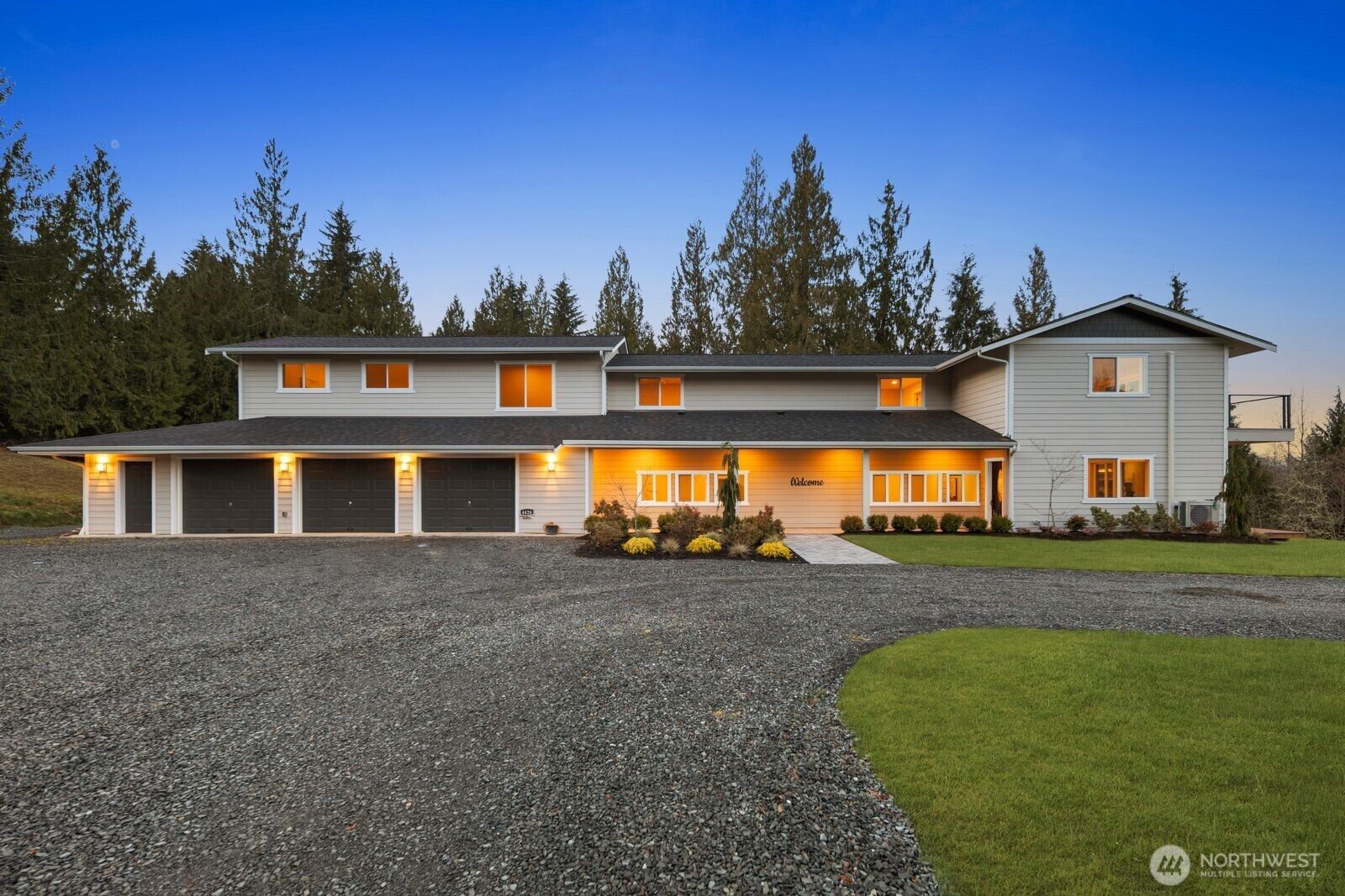 Property Photo:  4426  195th Avenue SE  WA 98290 