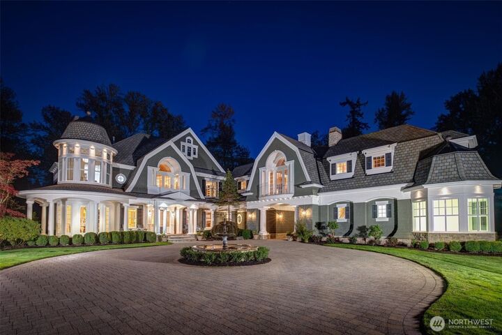 Property Photo:  13132  206th Avenue NE  WA 98077 