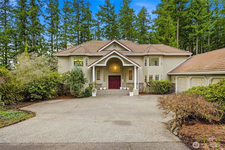 Property Photo:  25128  234th Avenue SE  WA 98038 