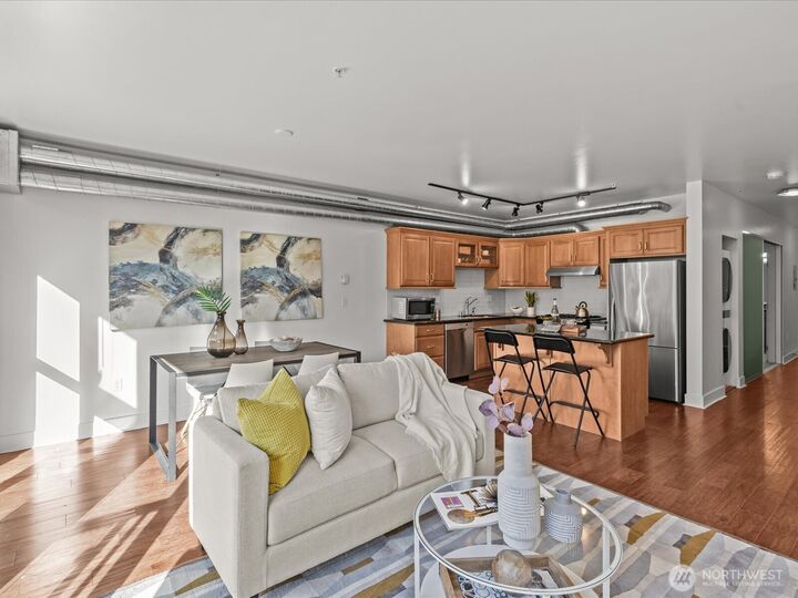 Property Photo:  530  Broadway  E 406  WA 98102 