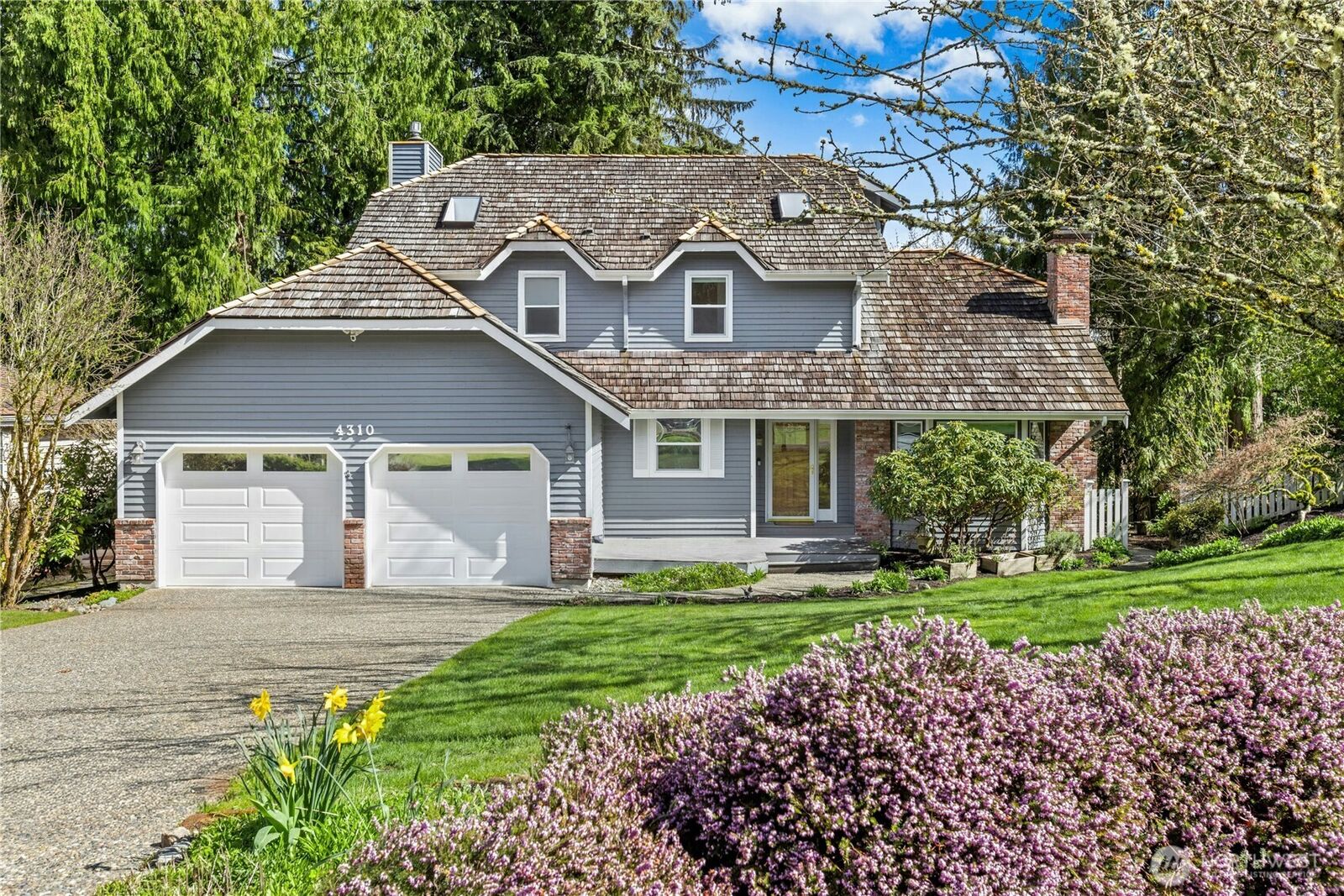 Property Photo: 4310 209th Avenue NE WA 98074