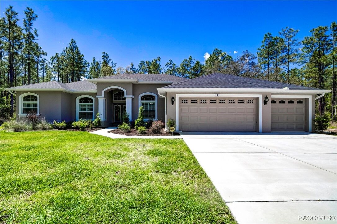 Property Photo:  10 Milbark Court  FL 34446 