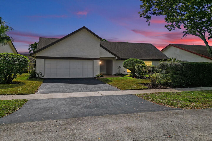 Property Photo: 10220 NW 25th Street FL 33026