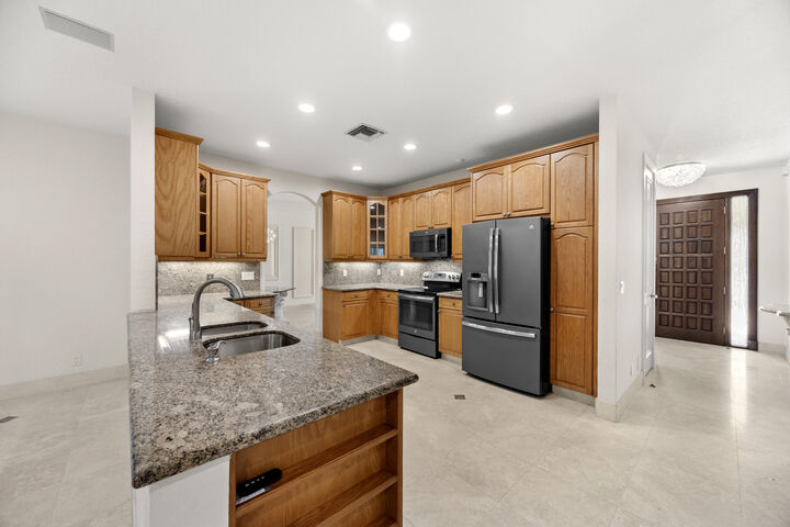 Property Photo:  1558 Farmington Avenue  FL 33414 