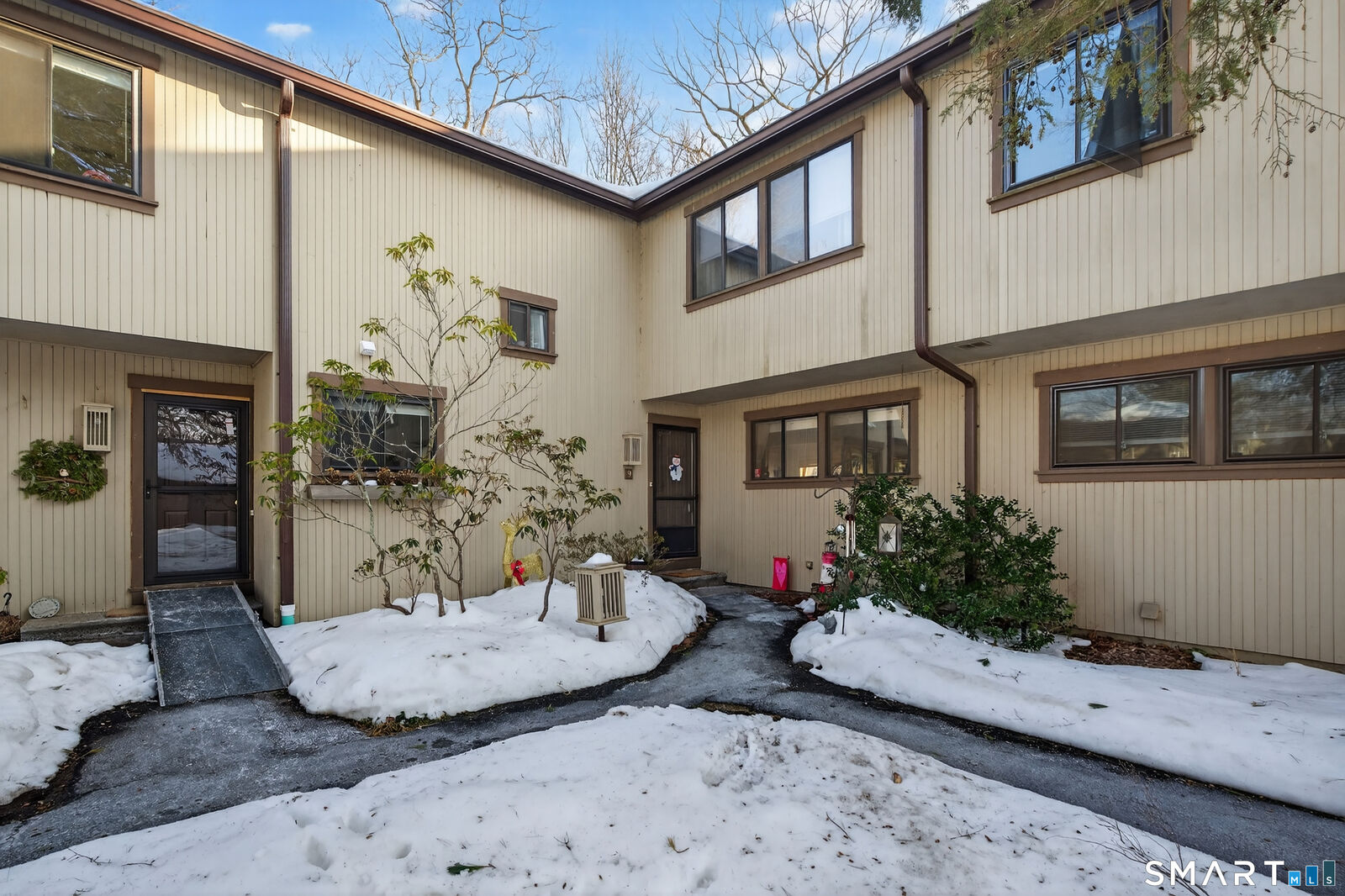 Property Photo:  9 Upper Commons 9  CT 06798 